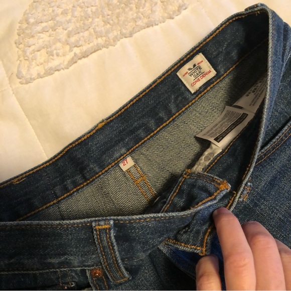 Levi’s denim short cuffed leg, medium wash. - Picture 4 of 4